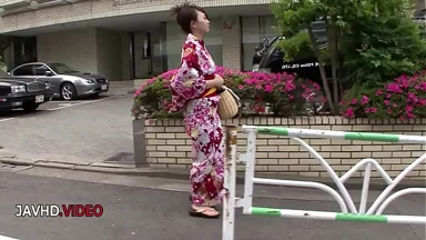 Kỹ năng bú dương vật Nhật Bản mạnh mẽ của Nozomi khiến cô ấy đầy tinh trùng và thỏa mãn cực độ