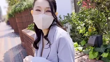 Cô ấy khao khát làm anh ấy sướng hơn so với vợ anh. Cô ấy sẽ làm bất cứ gì cho bạn trai. Đôi vú hạng nhất của cô có hình dạng, độ cứng và kích cỡ hoàn hảo; cô lắc chúng khi ân ái và anh xuất tinh bên trong!