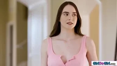 Dù e thẹn, tôi khao khát liếm người giữ trẻ của mình