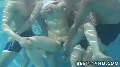 Cô nàng Nhật Bản dâm đãng lao vào cuộc chơi bẩn thỉu với 2 gã trai lực lưỡng trong tập phim JAV quậy phá - phim người lớn Nhật Bản đỉnh cao!