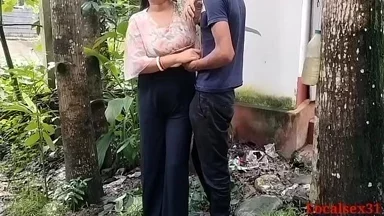 Quyến rũ và đụ bạn gái Ấn Độ ngoài trời