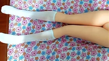 Ngay khi tôi cương cứng, cô ấy leo lên giường của tôi!!!