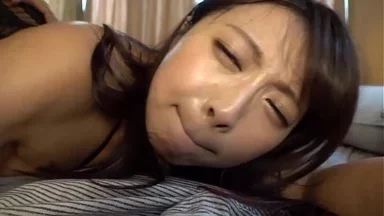 Đồ lót gợi cảm trên MILF Nhật Bản với vú to, 20 tuổi