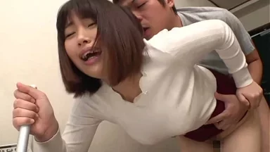 Tôi nhầm lẫn cô ấy và nhét vào chị gái của cô ấy!? Sau cao trào, tôi nhận ra và xin lỗi điên cuồng, nhưng chị gái hứng tình vẫn run rẩy và co giật mấy lần! Quan hệ với em gái hứng tình được đưa về và xuất tinh! [Phần 1]