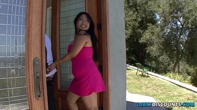 Người châu Á mập mạp bị bắn tinh lên mặt